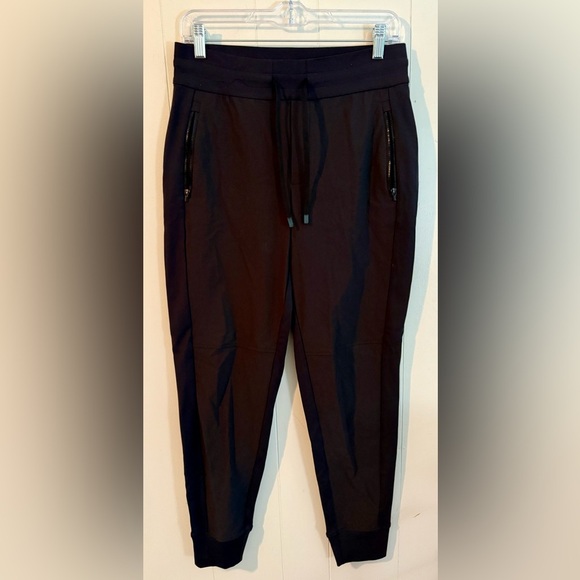 Athleta Headlands Hybrid Trek Ladies Black Joggers with Zipper Pockets, Size 4 - Picture 3 of 8